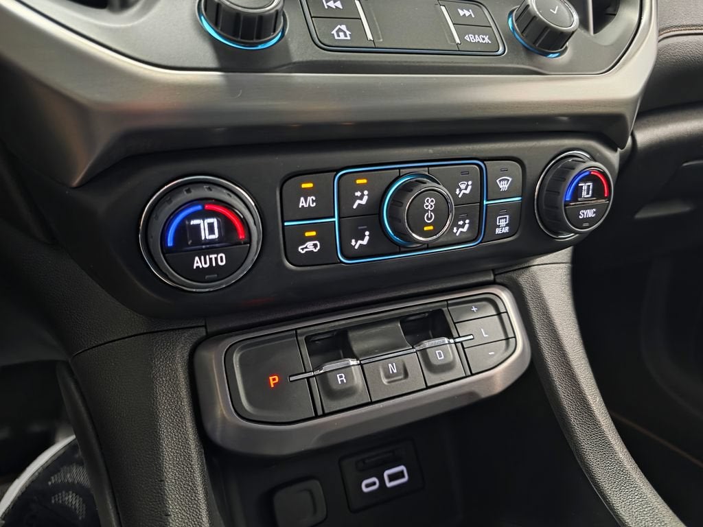 2021 GMC Acadia AT4
