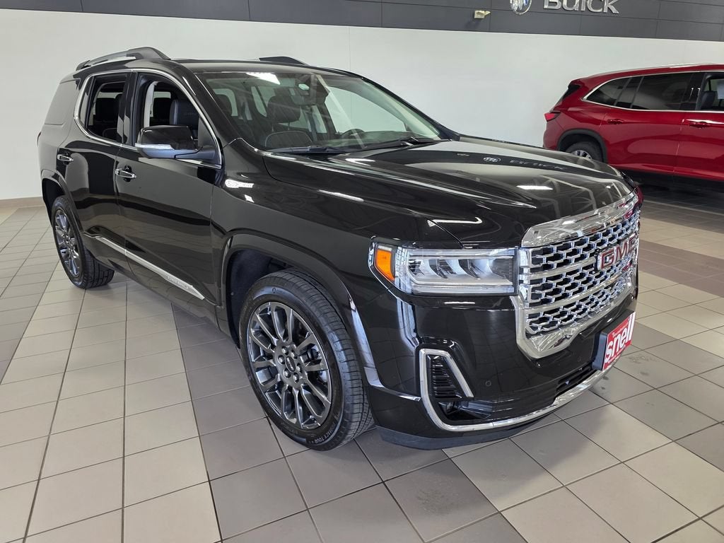 2023 GMC Acadia Denali
