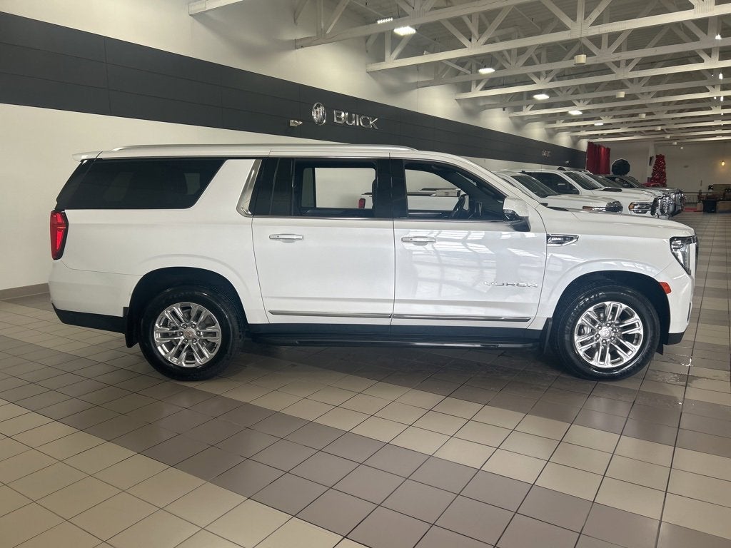 2023 GMC Yukon XL SLT
