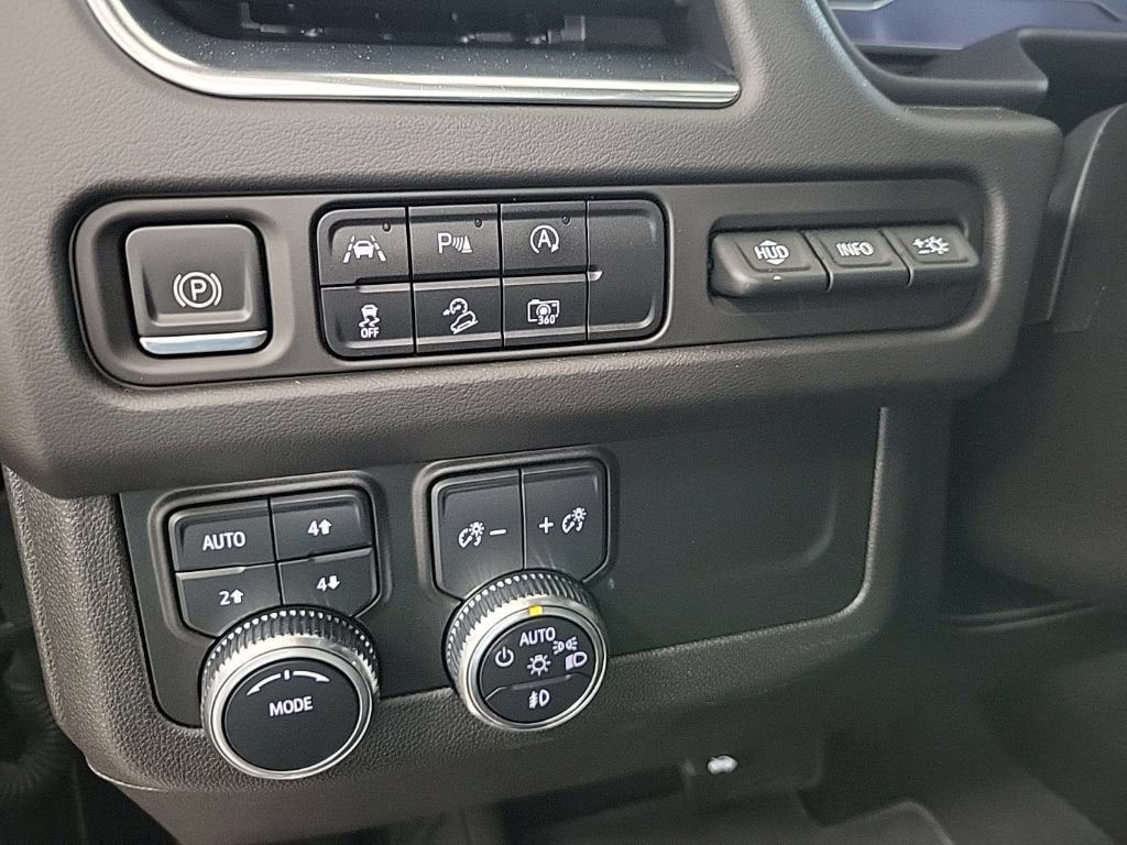 2023 GMC Yukon XL AT4