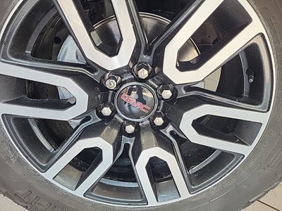 2023 GMC Yukon XL AT4
