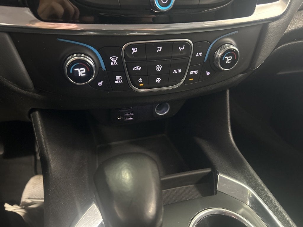 2021 Chevrolet Traverse LT Leather