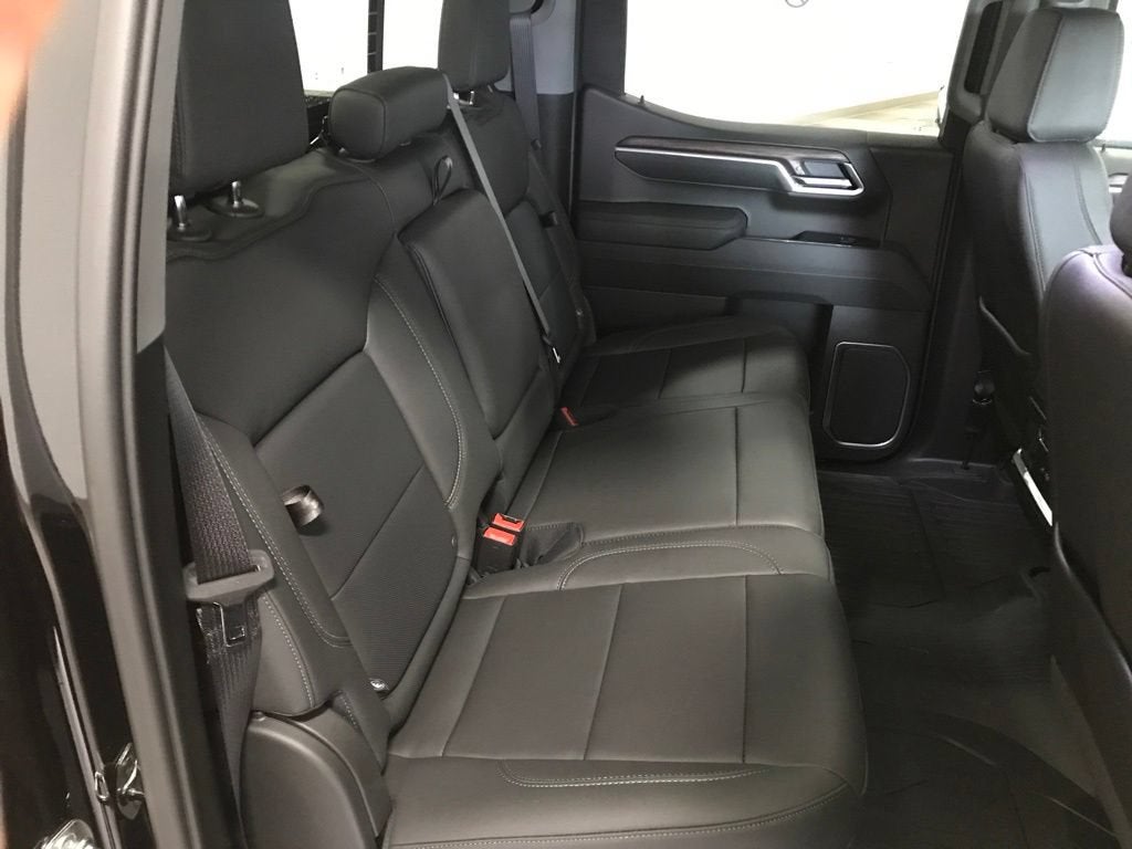 2026 GMC Sierra 1500 SLT - Photo 14