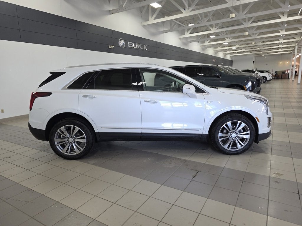 2022 Cadillac XT5 Premium Luxury