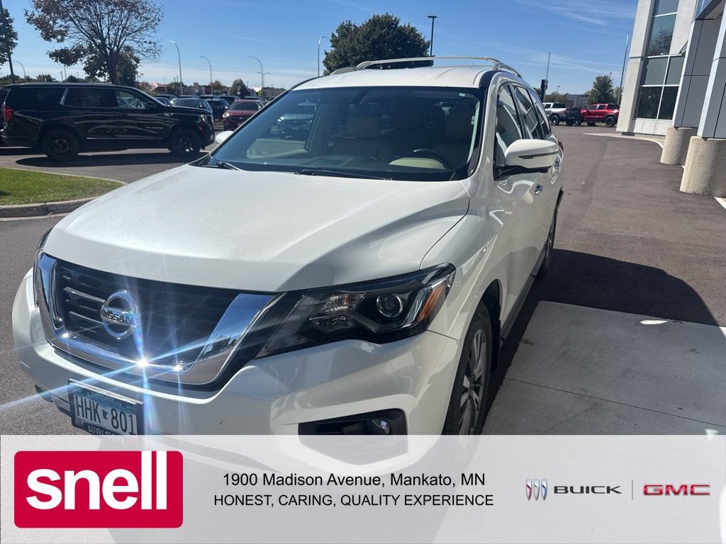 2017 Nissan Pathfinder SL