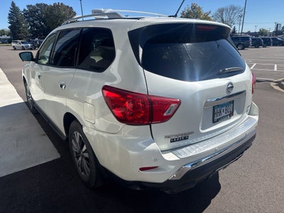 2017 Nissan Pathfinder SL