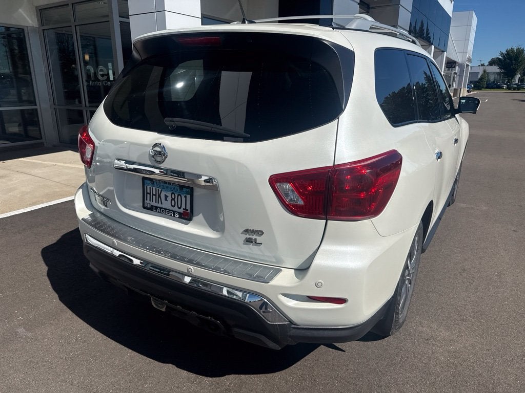 2017 Nissan Pathfinder SL