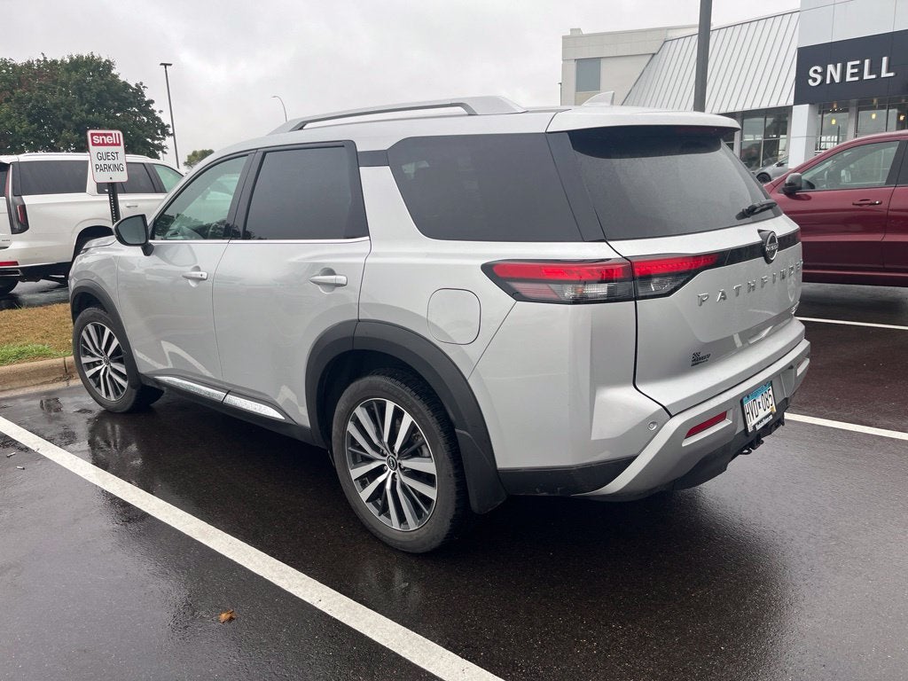 2022 Nissan Pathfinder Platinum