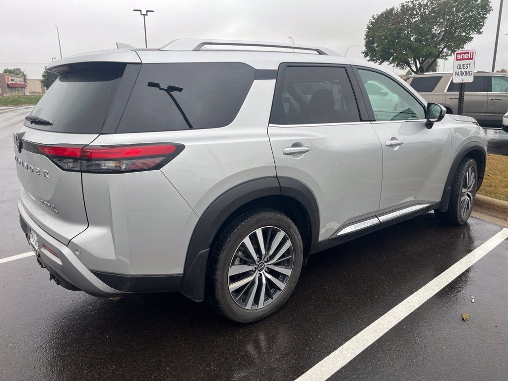 2022 Nissan Pathfinder Platinum