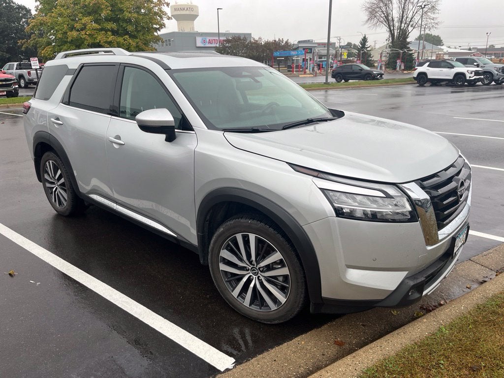 2022 Nissan Pathfinder Platinum