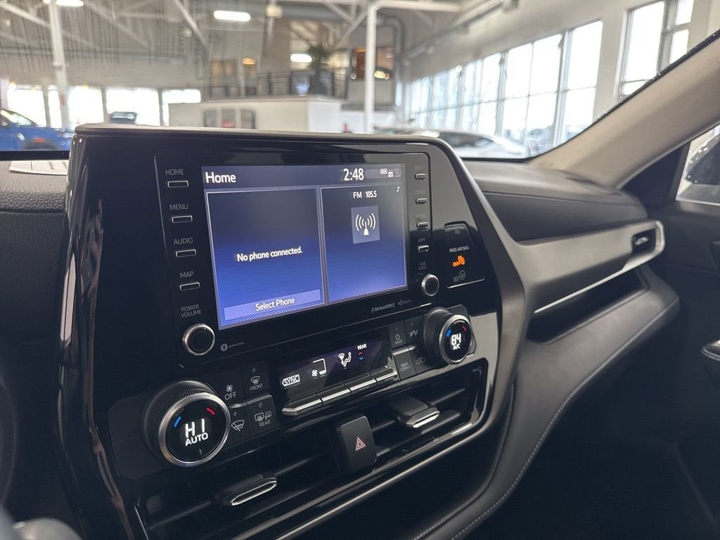 2020 Toyota Highlander LE