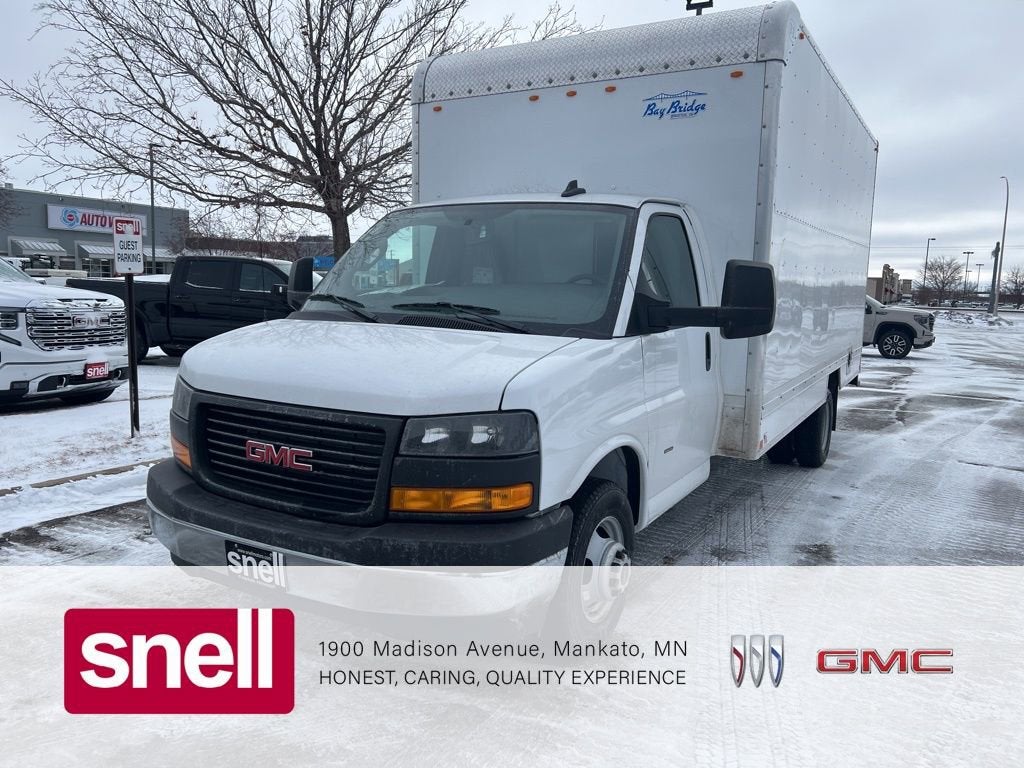 2025 GMC Savana Cutaway 3500 1WT