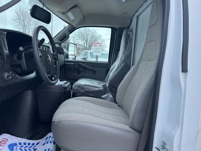 2025 GMC Savana Cutaway 3500 1WT