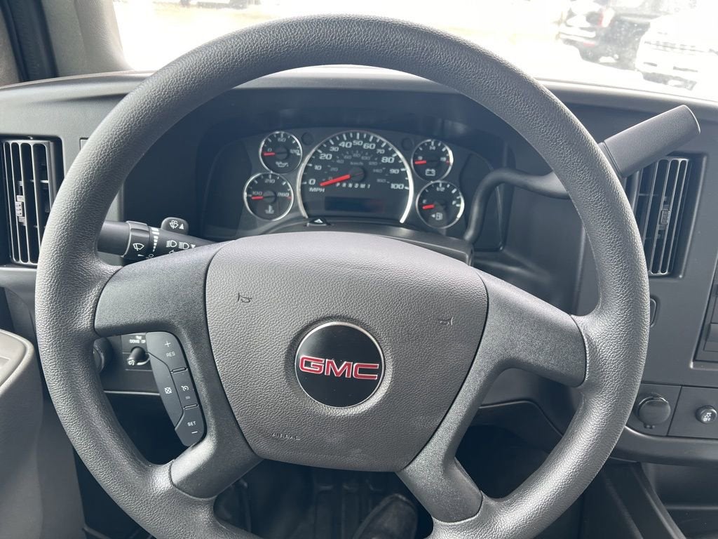 2025 GMC Savana Cutaway 3500 1WT