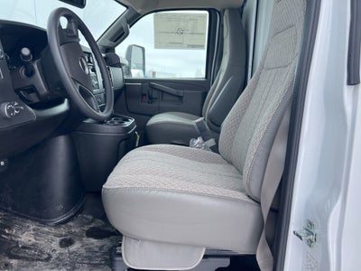 2025 GMC Savana Cutaway 3500 1WT